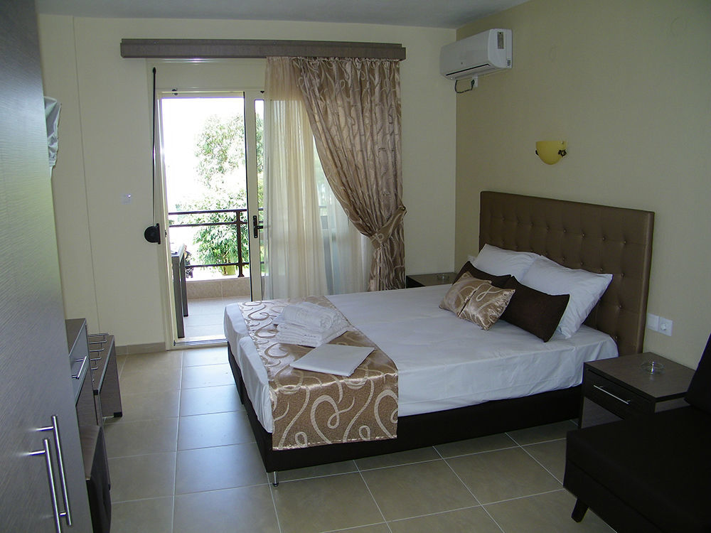 Castro Deluxe Apartment Toroni Exterior photo